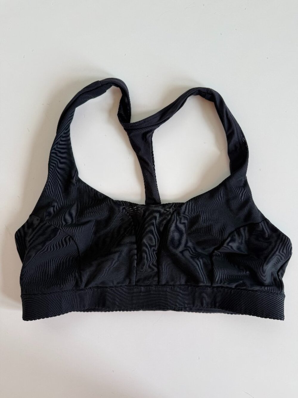 Lululemon Black Smooth Stride Racerback Mesh Sports Bra - Size 8 - Black